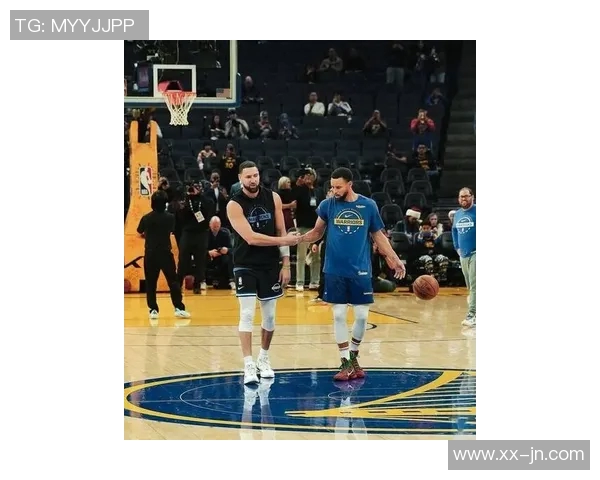 库里称霍福德出场助力球队最近胜利中发挥关键作用